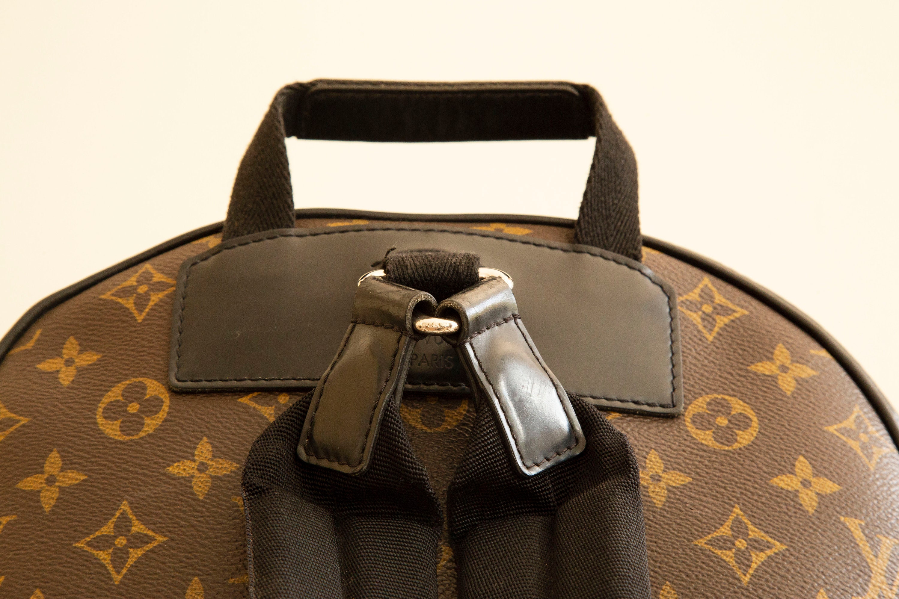 Mochila Louis Vuitton Josh 385229