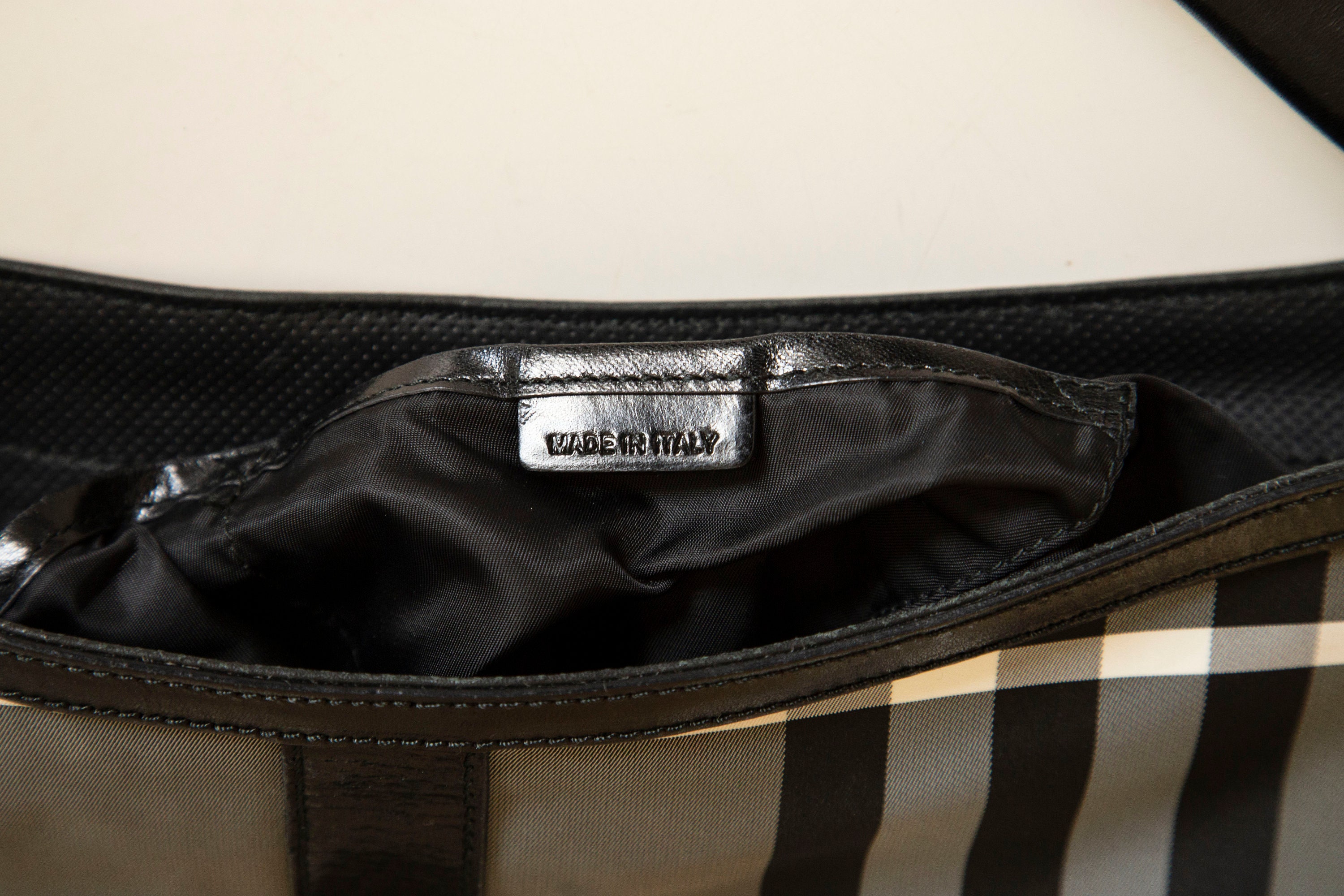 Burberry Shoulder Bag Hobo Bag in Black/Gray/White Nova Check Nylon Very Good Vintage Condition