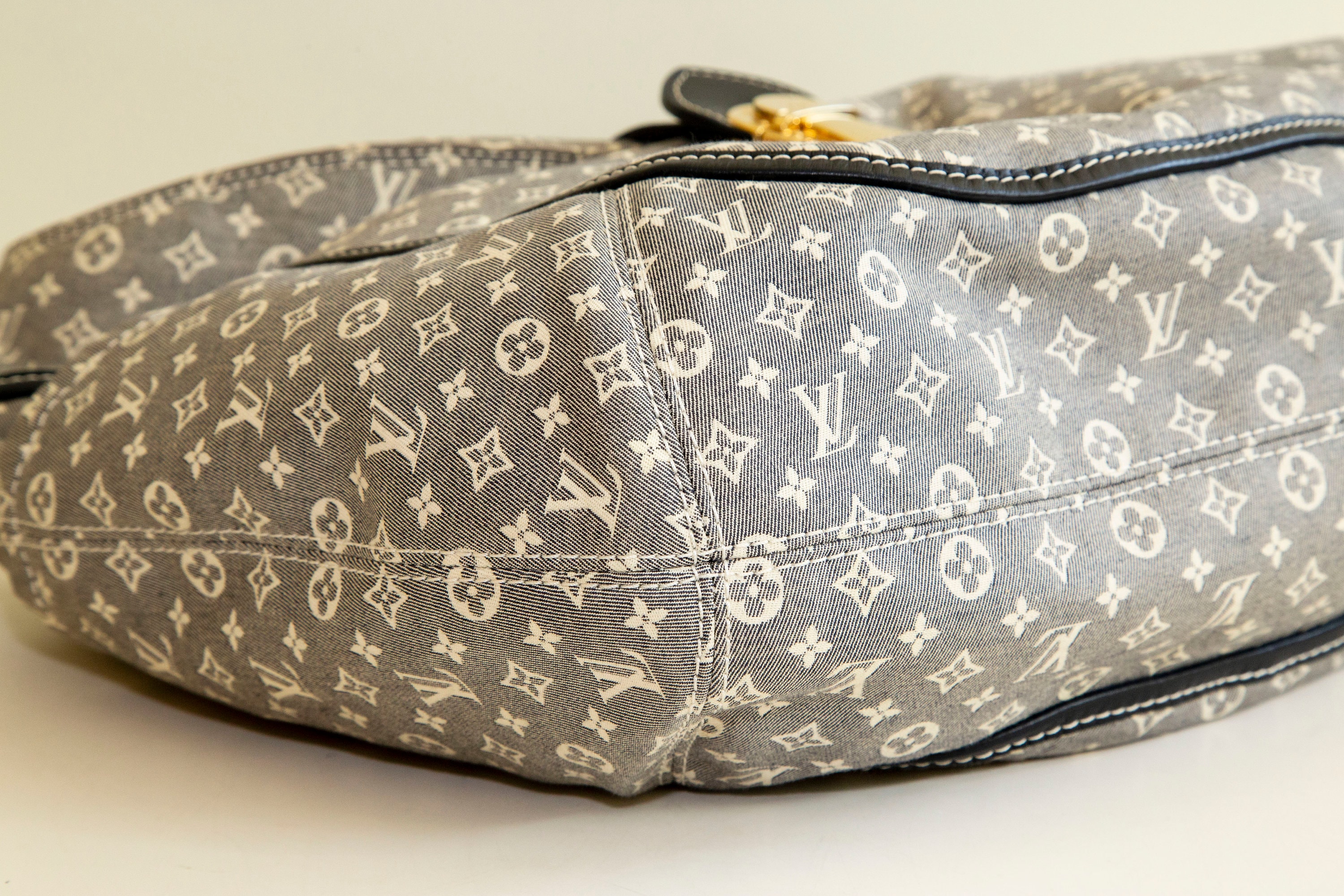 Louis Vuitton Grey Monogram Idylle Romance Bag – The Hosta