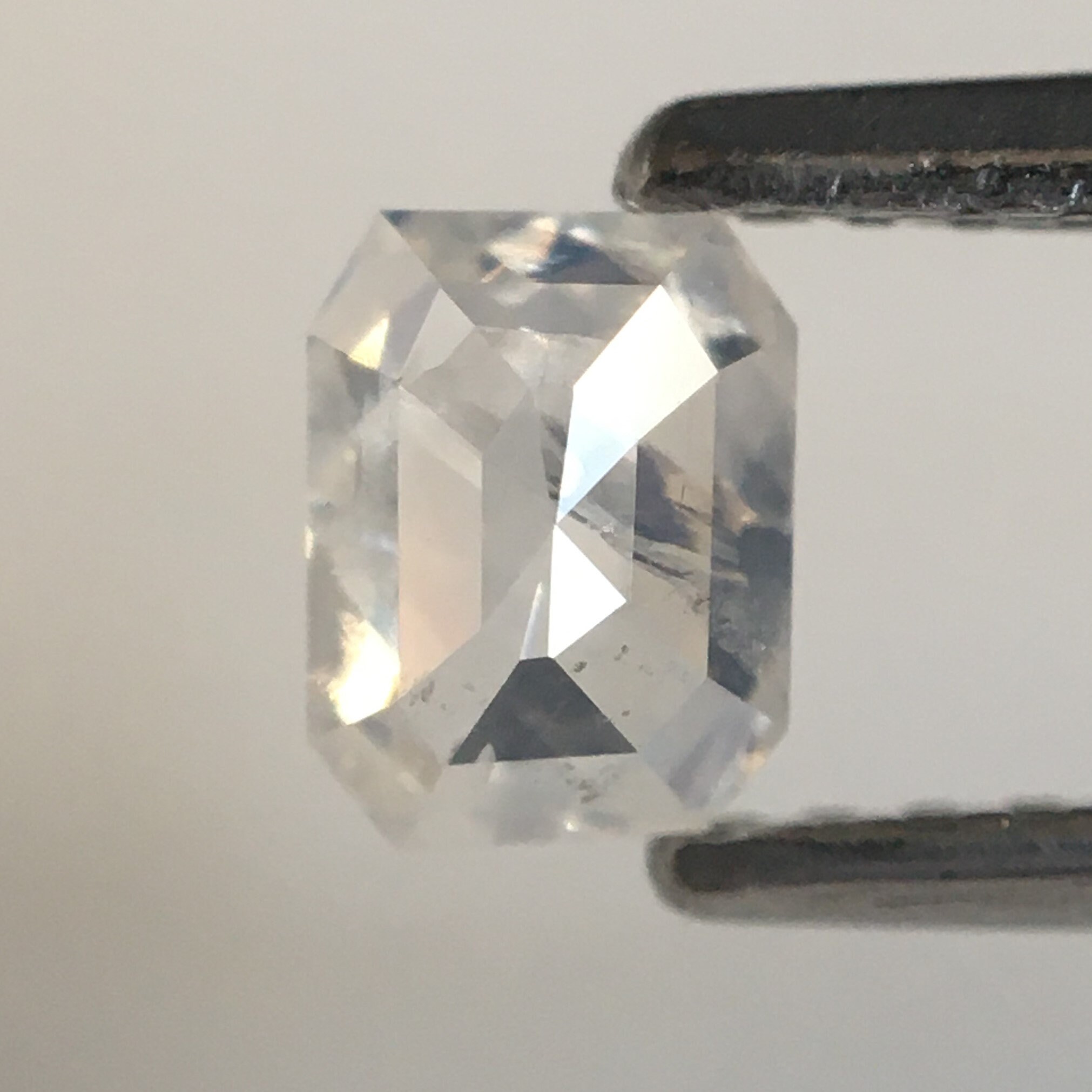 Diamant Brut Naturel Non Taillé 1.74 Carats - Qualité I3, Couleur Bleue