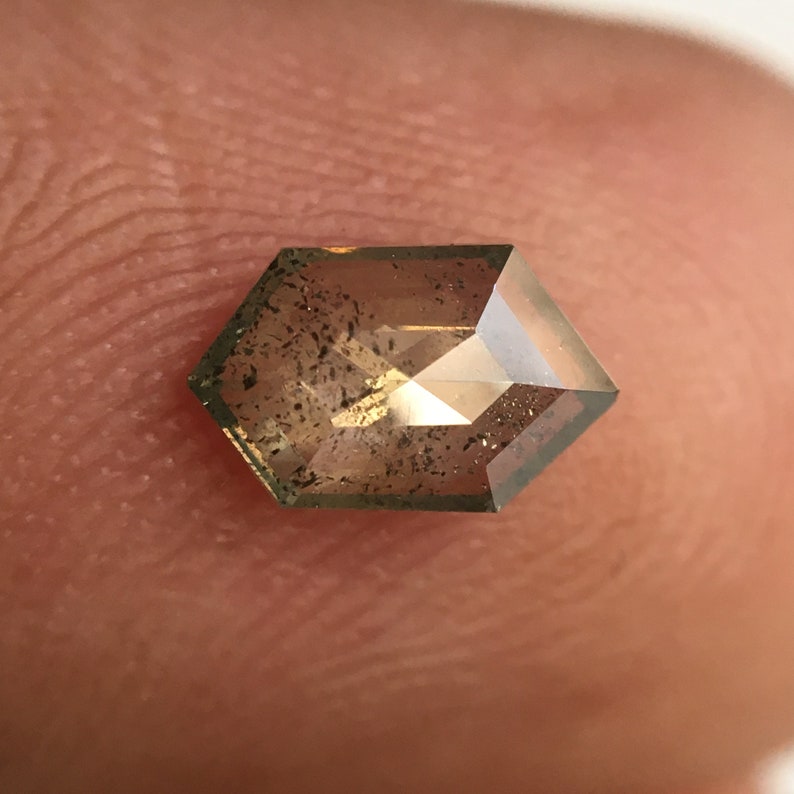 7.07 mm x 4.40 mm X 1.76 mm geometric shapes Natural Loose Diamond SJ5034 0.48 Ct Natural Light Greenish Color Hexagon Shape Loose Diamond