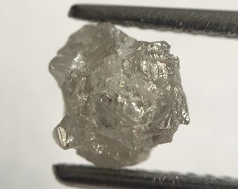 Diamante gris natural en bruto de 1,66 ct: Extraído de África