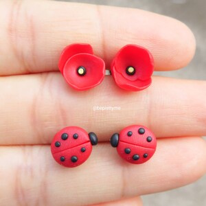 Poppy Flower Stud Earrings.Red Poppy.Ladybug Earrings.Flower Polymer Clay Jewelry.Cute Earrings