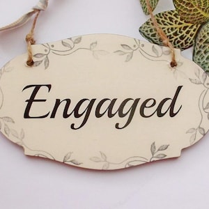 Vintage Look Oval  Door Plaque Engaged /Vacant Double Sided Sign Wooden Plaque