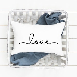 Love Inspirational Motivational Pillow Word Quote Throw Cushion 12x 18 imagem 3