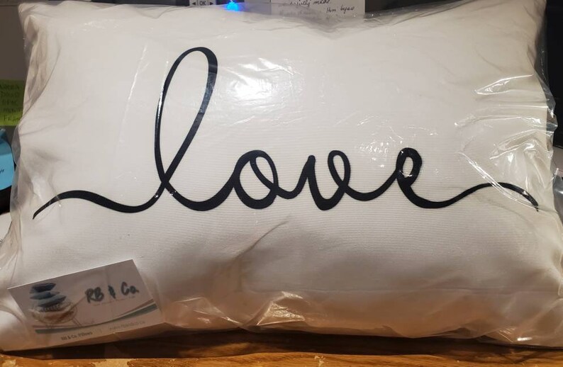 Love Inspirational Motivational Pillow Word Quote Throw Cushion 12x 18 imagem 4