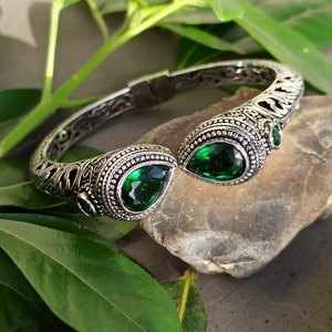 Authentic Turkish Ottoman Jewellery Bangle Hurrem Sultan Jewellery Vintage Emerald colour crystal  stone Bracelet Bangle Valentine Gift