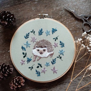 Hedgehog embroidery | Embroidery PDF Pattern | Thread painting | Modern Maker Club | modern embroidery