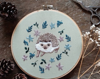 Hedgehog embroidery | Embroidery PDF Pattern | Thread painting | Modern Maker Club | modern embroidery