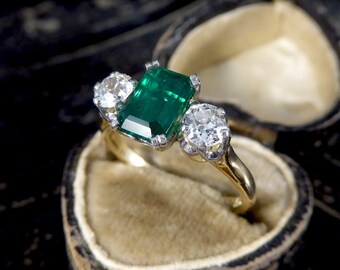 Edwardian Emerald and Diamond Trilogy Three Stone Ring in 18ct Yellow Gold and Platinum