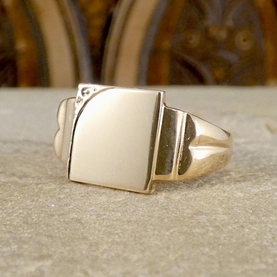 Vintage Rectangular Faced Signet Ring in 9ct Old … - image 1