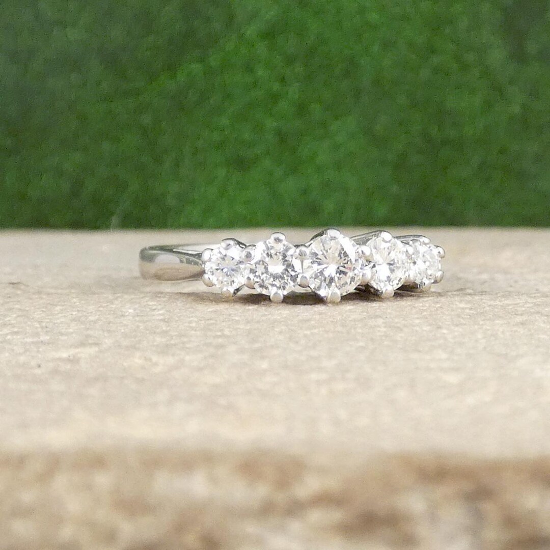 Graduated Diamond Five Stone Ring in 18ct White Gold - Etsy