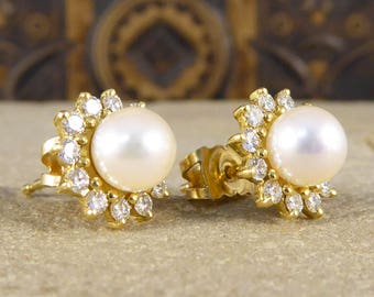 Contemporary Diamond and Pearl Cluster Earrings in 18ct Gold E41