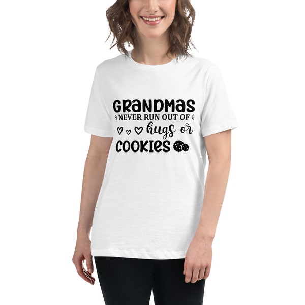 Grandmas Never Run Out Of Hugs And Cookies T-Shirt | Casual Wear T-Shirt | Mother's Day Grandma Gift | Short Sleeve Grandmother Sweatshirt