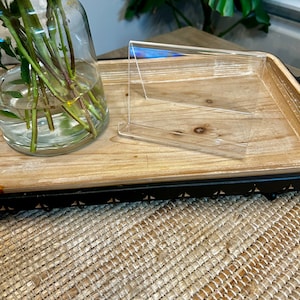 Acrylic Easel 4&quot; Wide