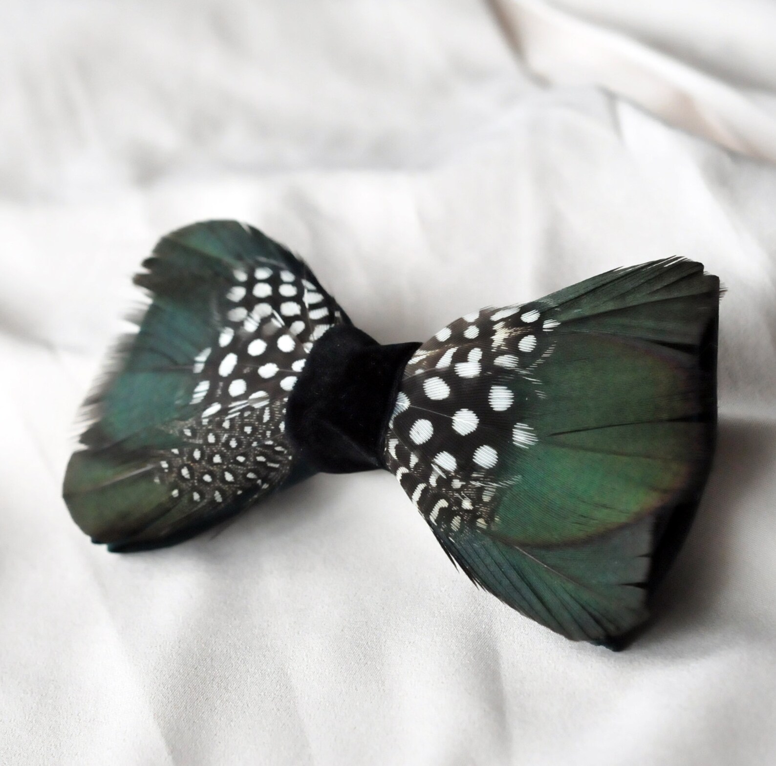 Feathers bow tie deep green Bird feathers bow tie Bow tie Etsy