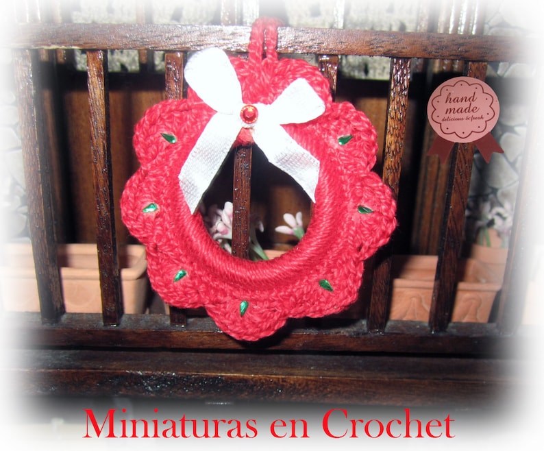 Set 2 crowns Christmas scale 1:12