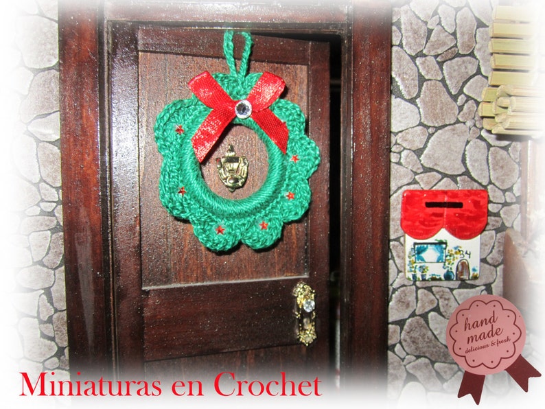 Set 2 crowns Christmas scale 1:12