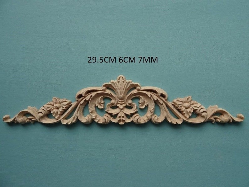 Decorative Wooden Large Tudor Disc Applique Furniture Moulding