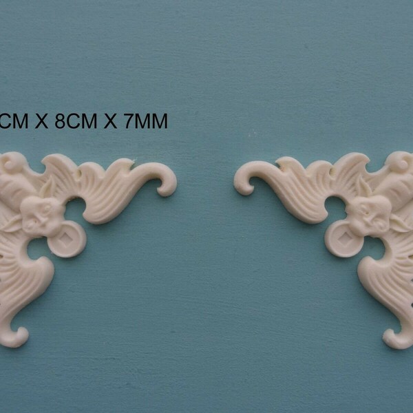 Decorative Scroll Applique Onlay – Resin Furniture Moulding P17, Off White
