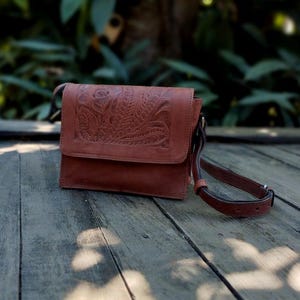 Kleine Umhängetasche PRIMAVERA / Umhängetasche aus Leder für Frauen / MINIAVERA / 100% Rindsleder / Pioniertasche / JW MINIStorysupplies