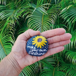 Créez votre propre rocher de plage peint au soleil, pierre de rivière à message inspirant, art rupestre