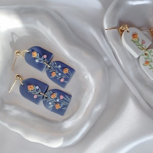 Wildflowers spring whimsical unique clay statement handmade cottagecore earrings in navy blue image 2
