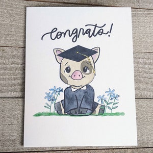 Carte de voeux vierge de cochon de remise des diplômes - félicitations, félicitations, diplômé de la maternelle, école primaire, collège, lycée