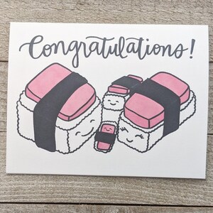 Tarjeta de felicitación para baby shower, familia de cuatro, niño pequeño, segundo hijo, onigiri, japonés, hawaiano, asiático-americano, spam musubi, Navidad