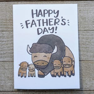 Carte de fête des pères heureuse de bison de bison, nouveau papa, 4 garçons, 4 filles, quatre enfants, papa, un, deux filles de fils, mignonne, unique, papa d'amour