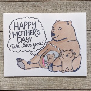 Carte de fête des mères enceinte avec un petit enfant, prénatale avec un tout-petit, bébé ours, deuxième bébé, maman d'un enfant et prochainement, maman