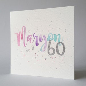 Cartão de aniversário com design em aquarela pintado à mão, personalizado com nome, qualquer idade e em qualquer esquema de cores - detalhes em folha metálica