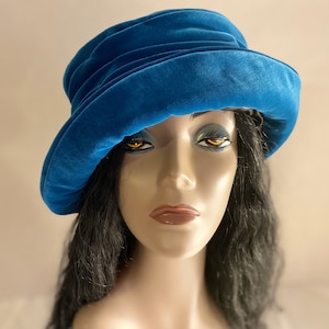 Women&#39;s Teal Velvet Cloche, Luxurious Wide Brim Velvet Cloche, Dressy Hat, Handmade Hat, Winter Hat, Women&#39;s, Teal Blue,  Hat