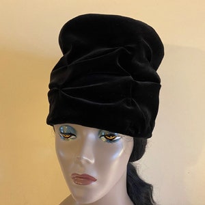 Women&#39;s Black Velvet Cloche, Luxurious Brimless Cloche, Dressy Hat, Handmade Hat, Winter Hat, Women&#39;s Black Hat, Velvet Hat, Gift, Hat
