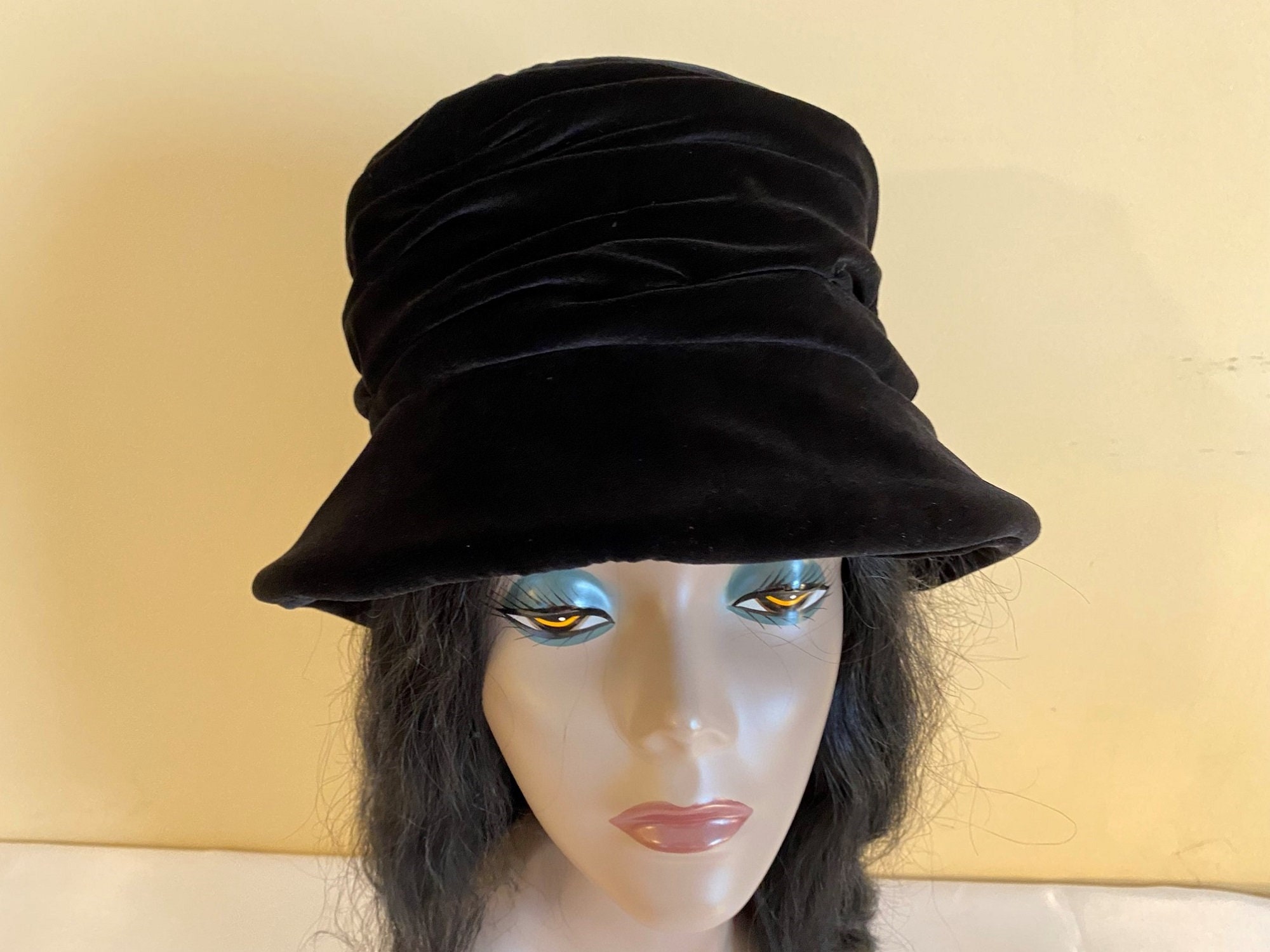 Black Velvet Cloche - Etsy display picture 3