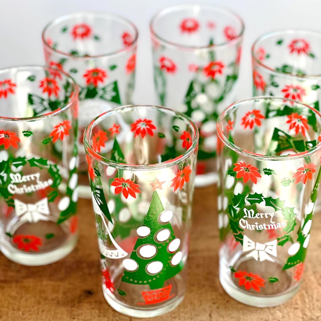 Vintage Christmas Drinking Glassesnull