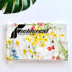 Vintage Twin Bed Sheet | Fieldcrest Floral No-Iron Polyester Cotton Percale Flat Sheet | New Old Stock