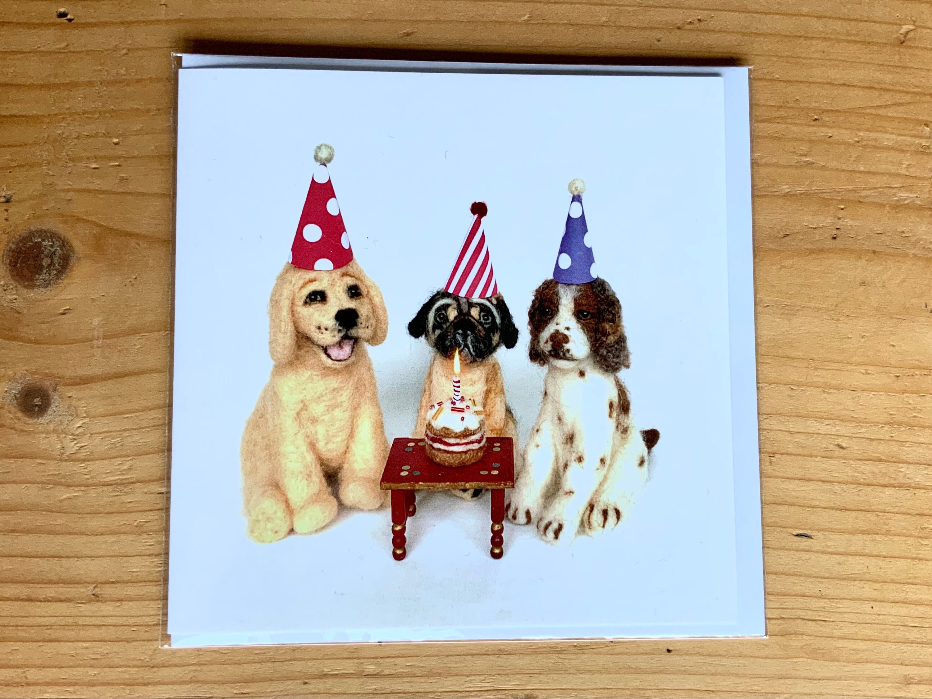 Tarjeta Romántica De Aniversario Para Él: Pug Con Rosas Y Chistera - Red Frog Designs (Envío Gratis)