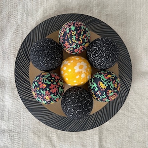 Set of 7 Rag Balls for Easter Decor Decorative Orbs Fabric Covered Spheres Dining Table Centerpiece Rag Ball Bowl Filler Farmhouse