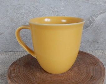 Skandinavische Höganäs Keramik Steingut Gelbe Becher Keramik von Stengods Sweden Scandinavian Design