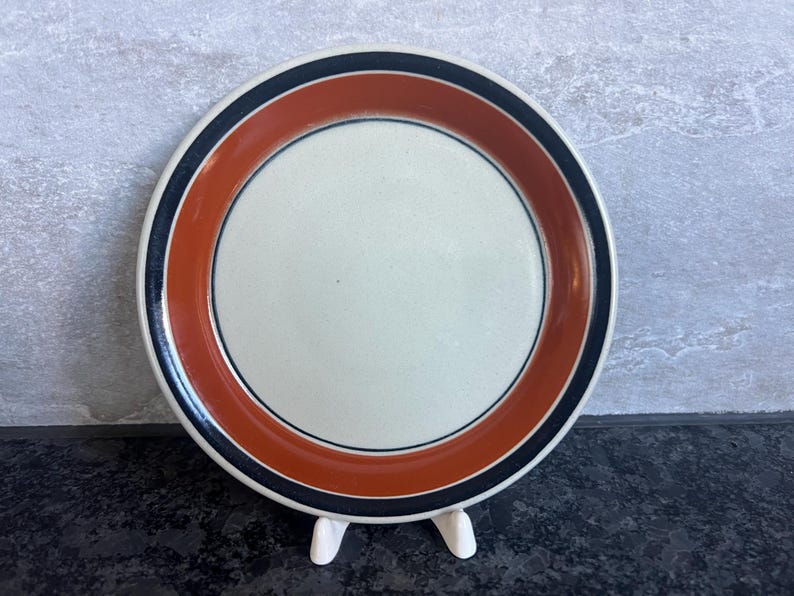 Skandinavischer Vintage Teller Högan Keramik randa BANDA Kuchenteller von Stengods aus Steinzeug. Bild 7