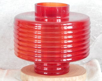 リーヒメーン・ラシ用ナニー・スティル・レッド・アポロ・ランプ。北欧