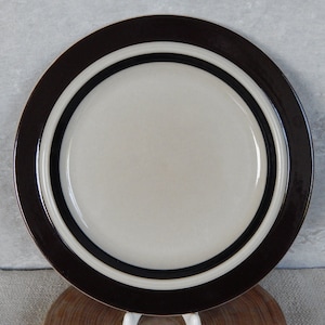 Arabia of Finland Ruija Salad Plate Designed by Raija Uosikkinen Stoneware Troubador 1970s