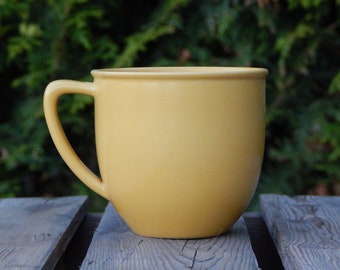 Skandinavische Vintage Höganäs Keramik Steinzeug Gelb Semi Matte Becher Keramik by Stengods Sweden Scandinavian Design
