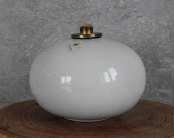 Lámpara de aceite blanca de tamaño más pequeño de gres Höganäs Keramik vintage escandinavo Aladdin de Design Anne Nilsson Stengods Suecia