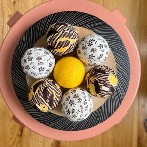Set of 7 Rag Balls for Easter Decor Decorative Orbs Fabric Covered Spheres Dining Table Centerpiece Rag Ball Bowl Filler Farmhouse
