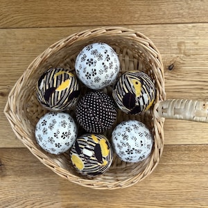 Set of 7 Rag Balls for Easter Decor Decorative Orbs Fabric Covered Spheres Dining Table Centerpiece Rag Ball Bowl Filler Farmhouse