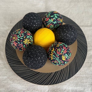 Set of 7 Rag Balls for Easter Decor Decorative Orbs Fabric Covered Spheres Dining Table Centerpiece Rag Ball Bowl Filler Farmhouse