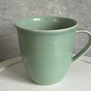 Skandinavische Vintage Höganäs Keramik Steingut Mintgrüne Tasse by Stengods Sweden Scandinavian Design