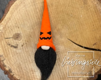 Gnome pendant Pumpkin Halloween souvenir pendant